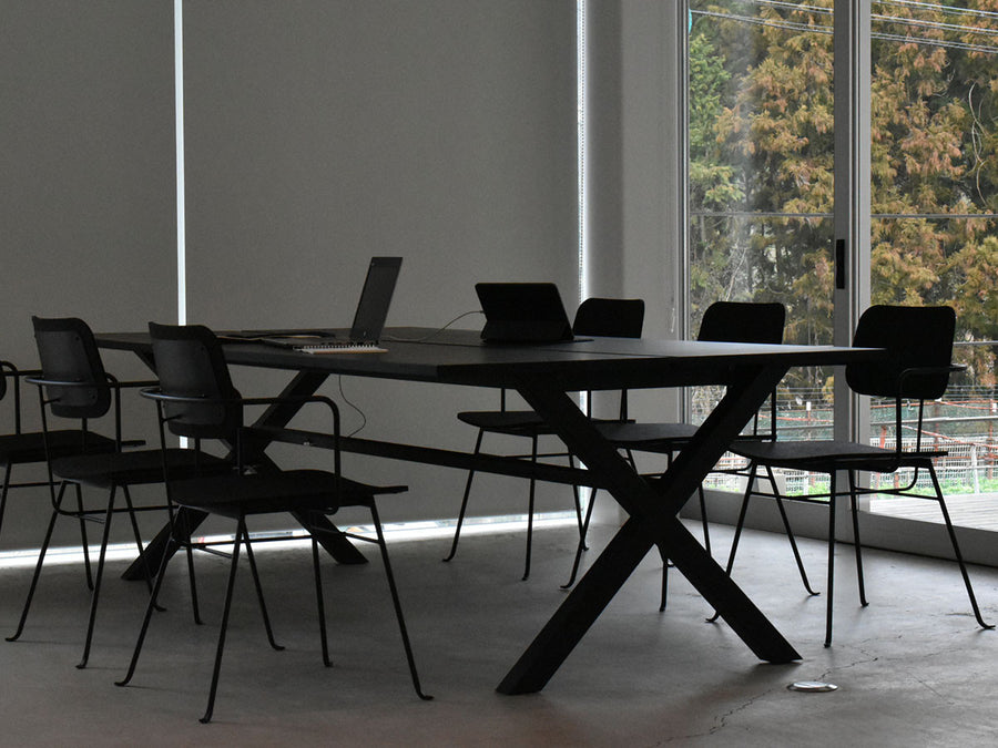 WORKER MEETING TABLE