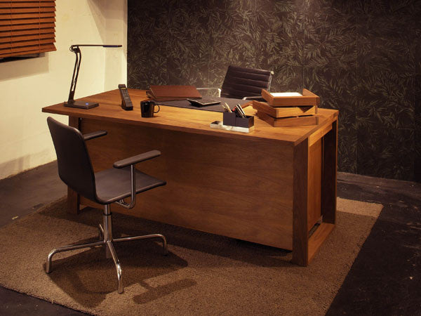 REPRLY executive desk