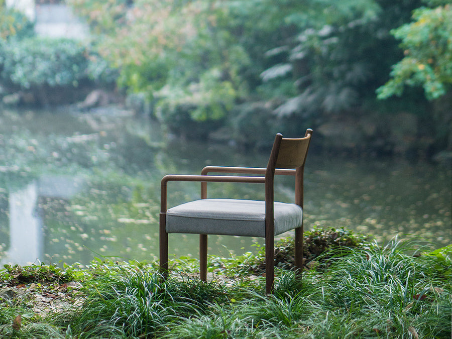 SUIPPO ARM CHAIR