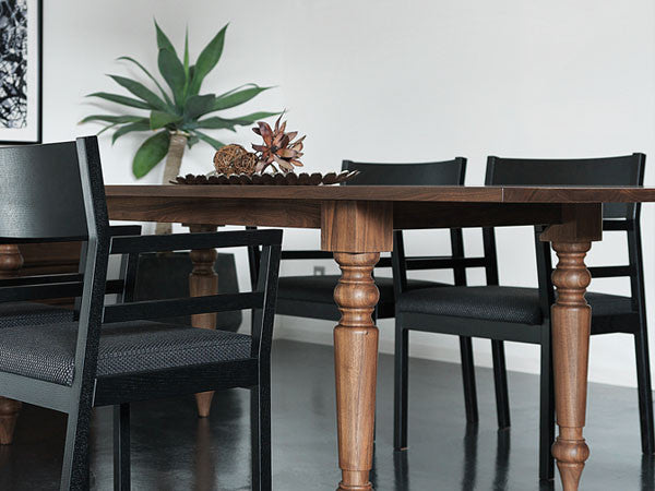 BELLADONNA DINING TABLE