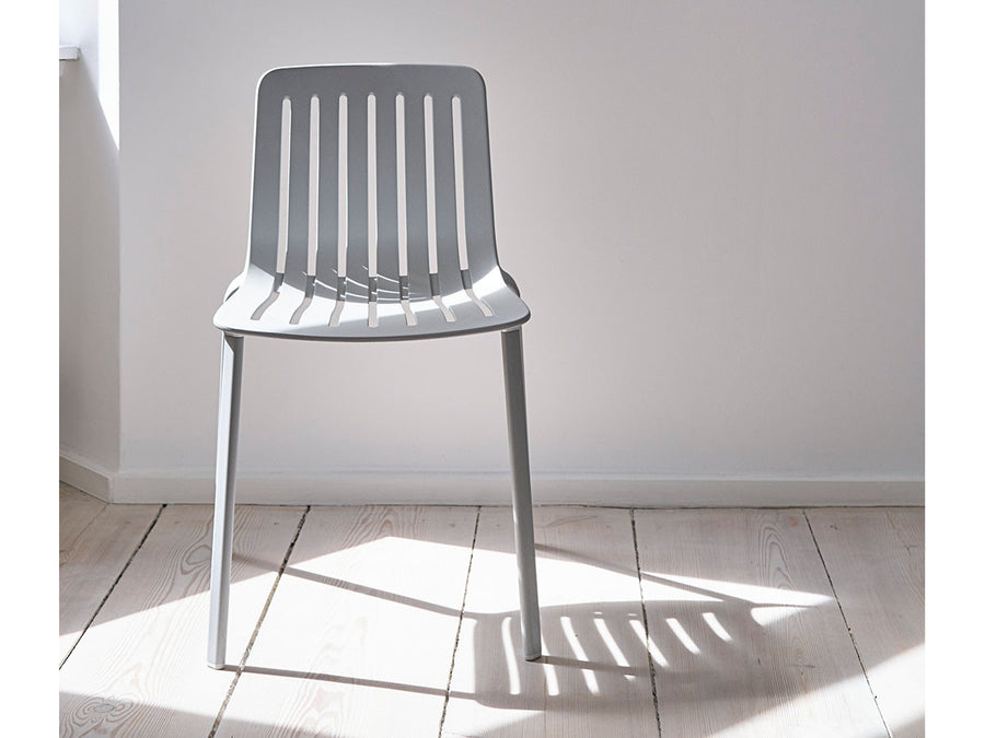 PLATO STACKING CHAIR