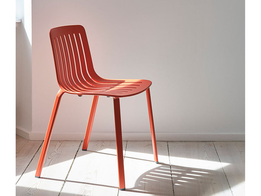 PLATO STACKING CHAIR