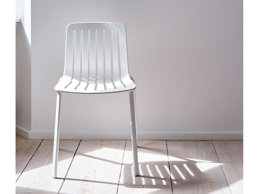 PLATO STACKING CHAIR