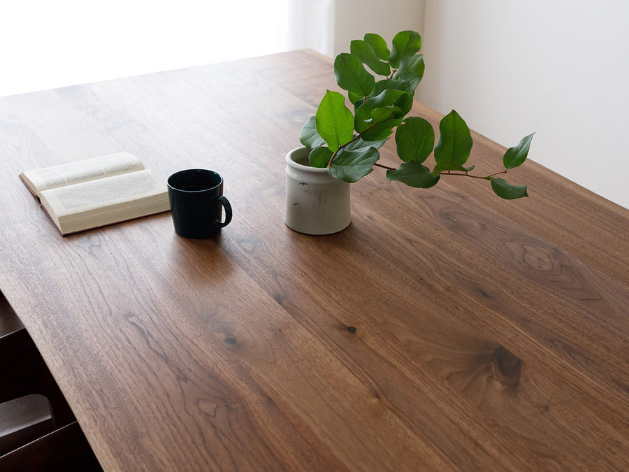 NATURA Dining Table