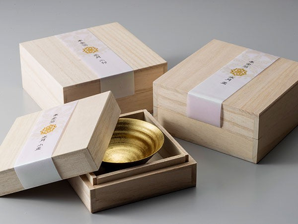 Genuine Gold Leaf Suigetsu Sake Cup