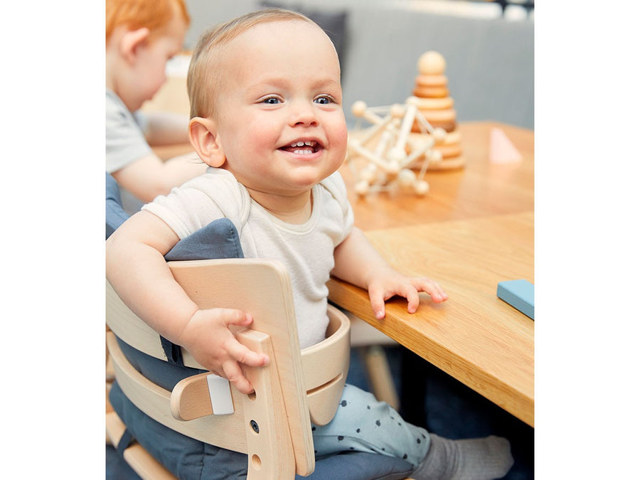 HIGH CHAIR