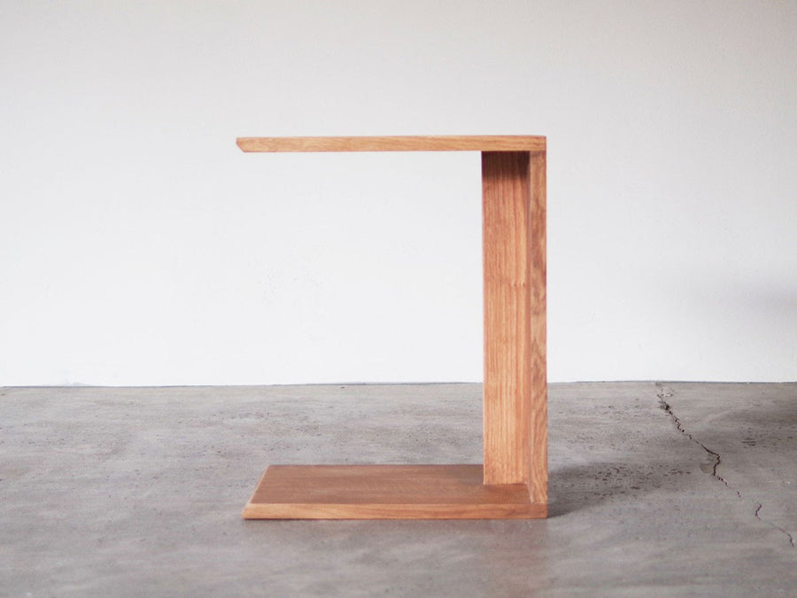 ST OAK SIDE TABLE