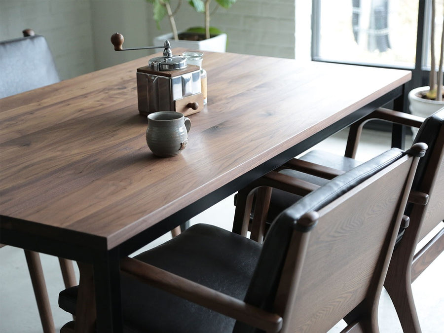 TANK DINNING TABLE