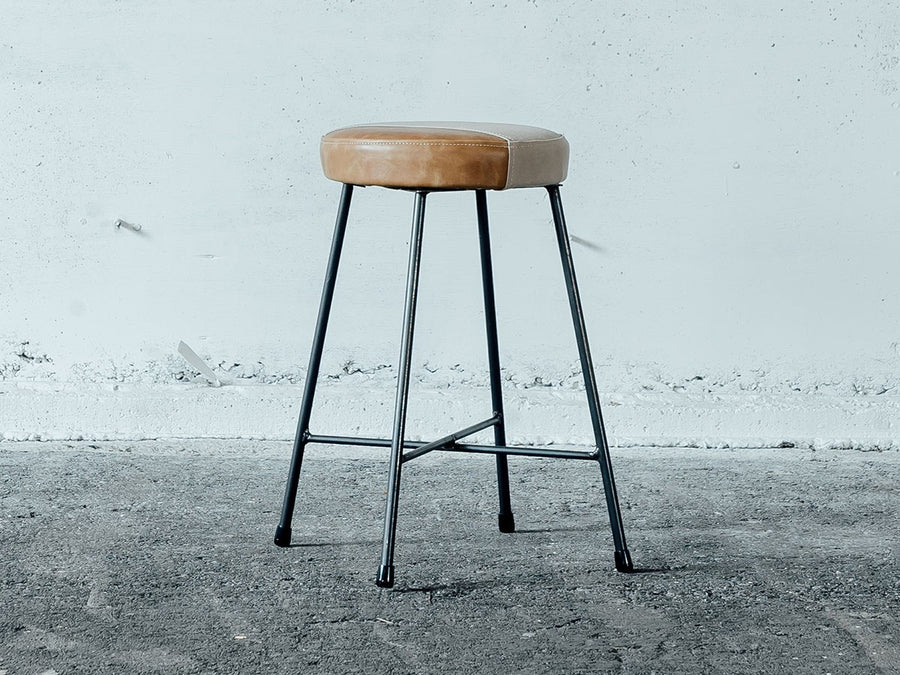 TWO TONE STOOL low