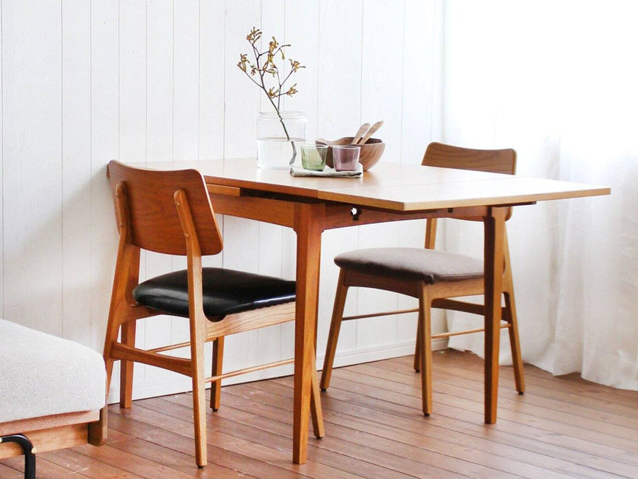 HABITAT DINING TABLE