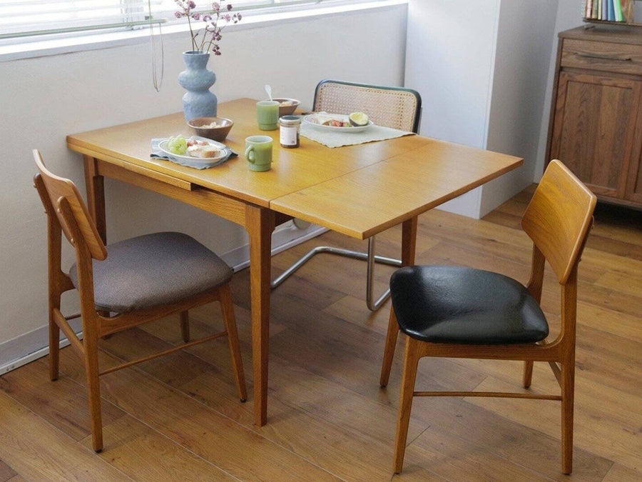 HABITAT DINING TABLE