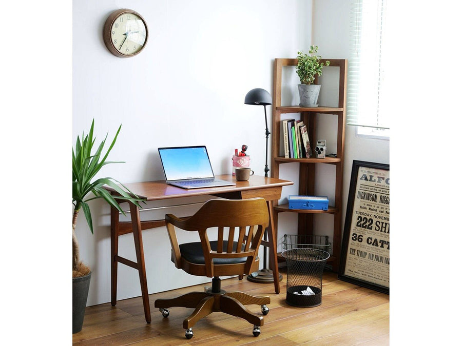 DELMAR DESK