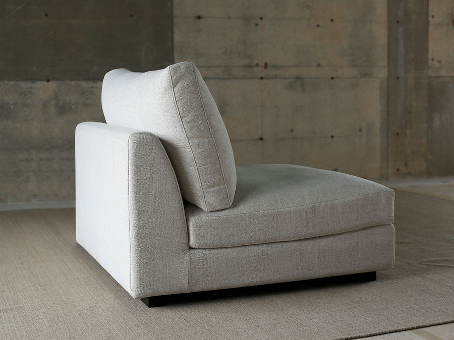 FERNAND ARMLESS SOFA