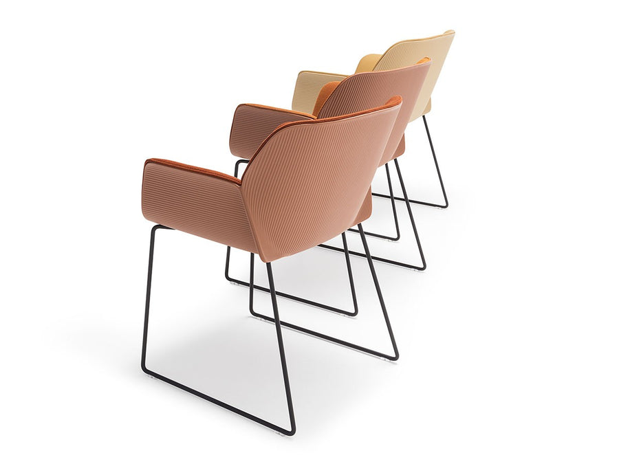 Nuez Armchair Thermo-polymer shell