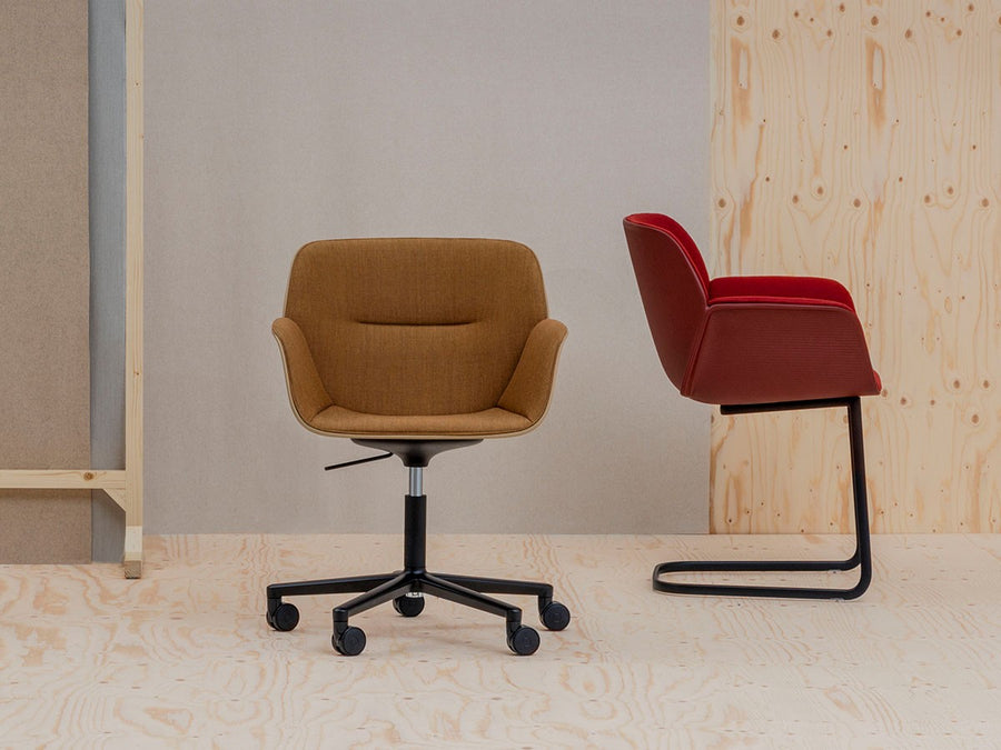 Nuez Armchair Upholstered Shell Pad