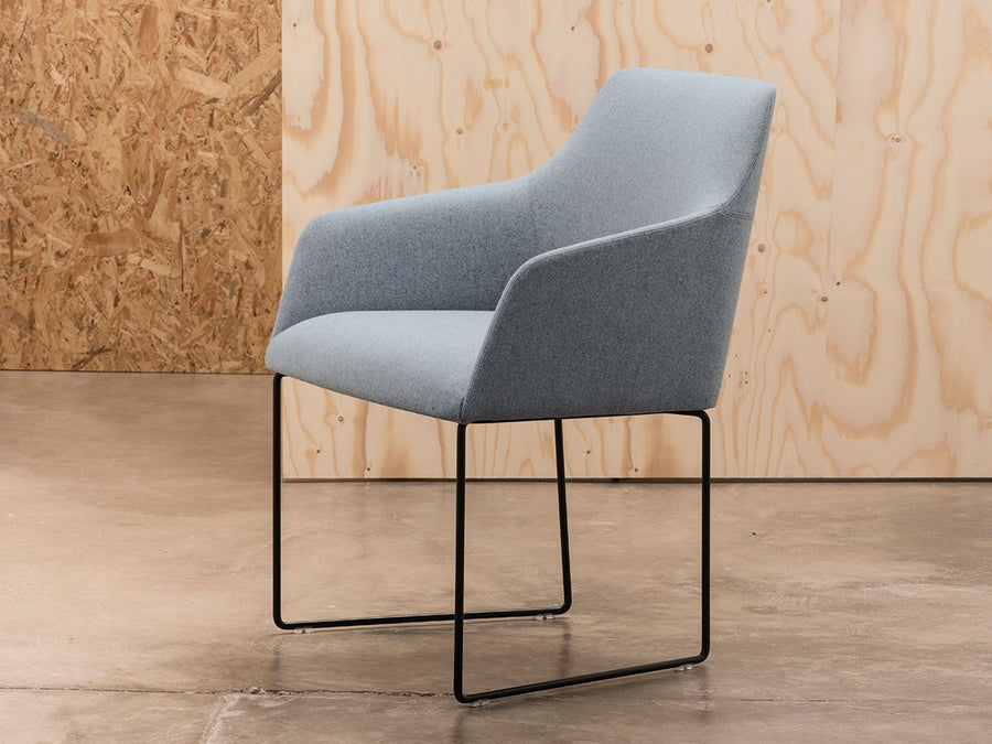 Alya Armchair