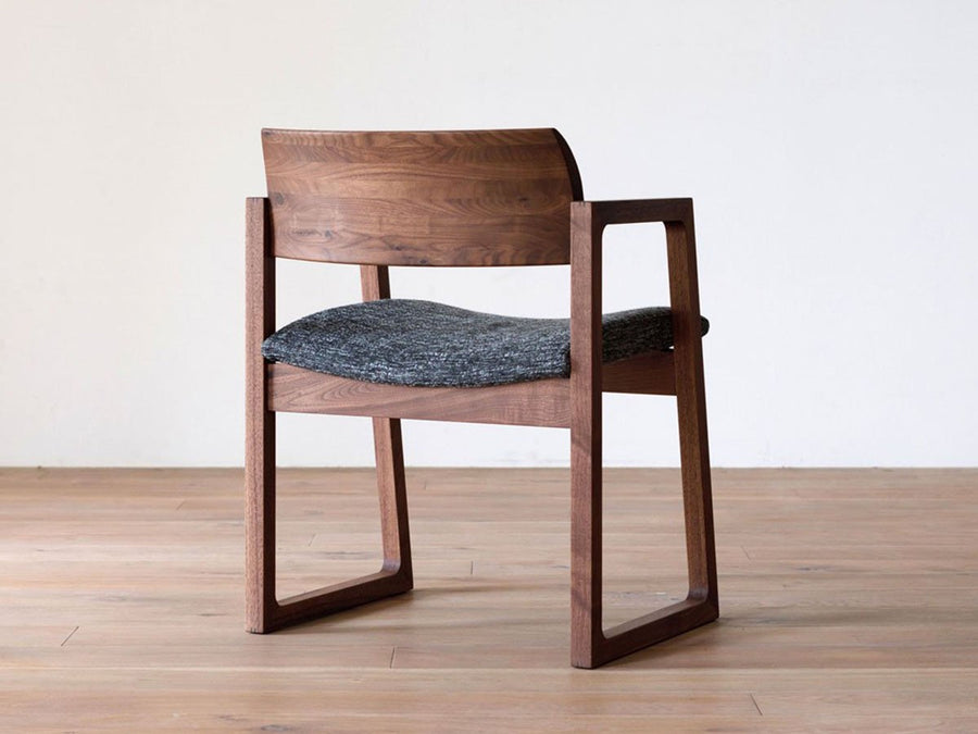 ELEVATO Arm Chair