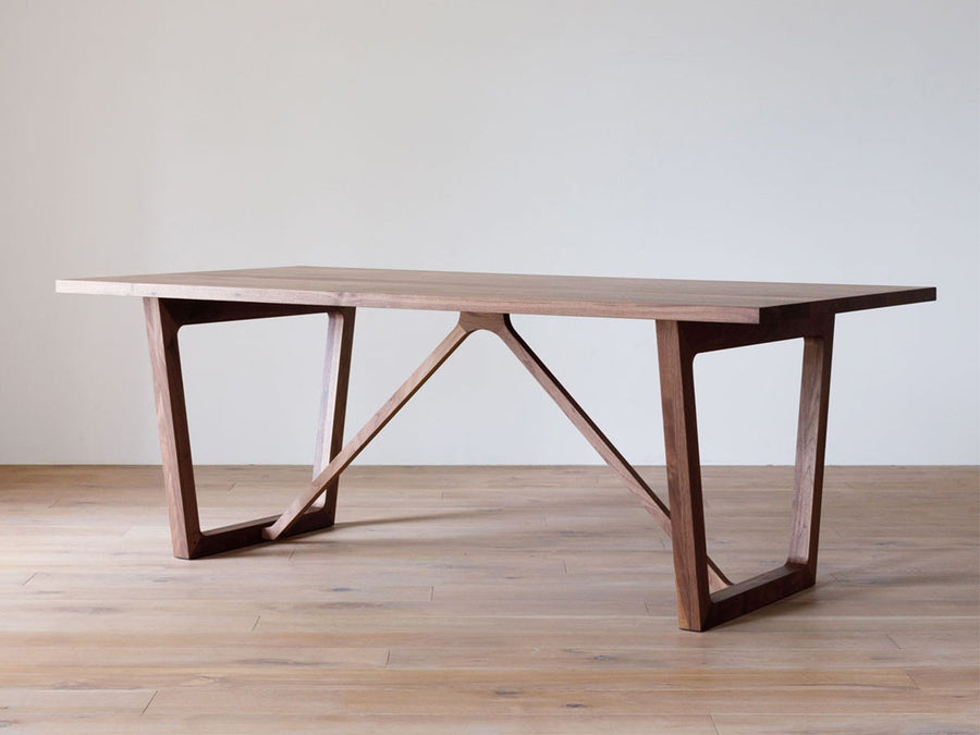 ELEVATO Dining Table