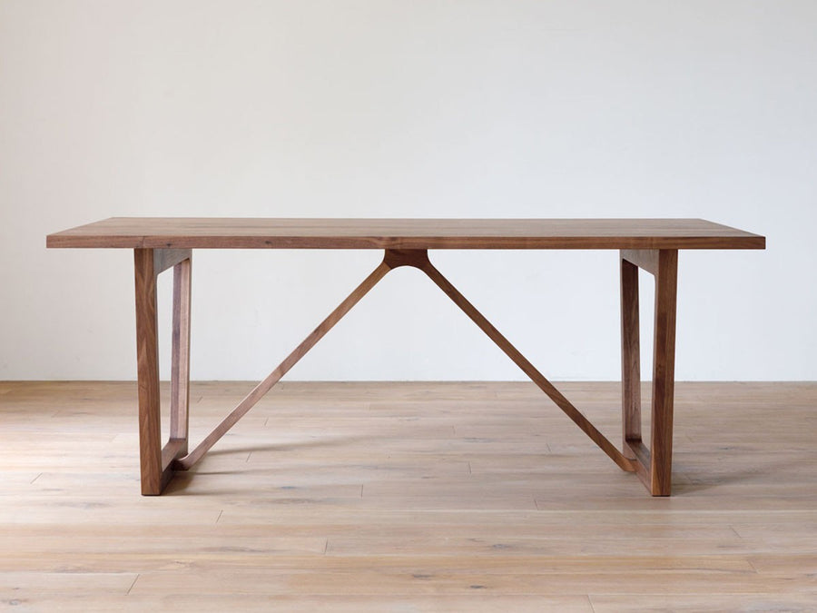 ELEVATO Dining Table