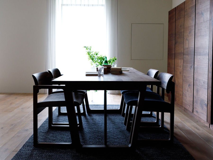 ELEVATO Dining Table