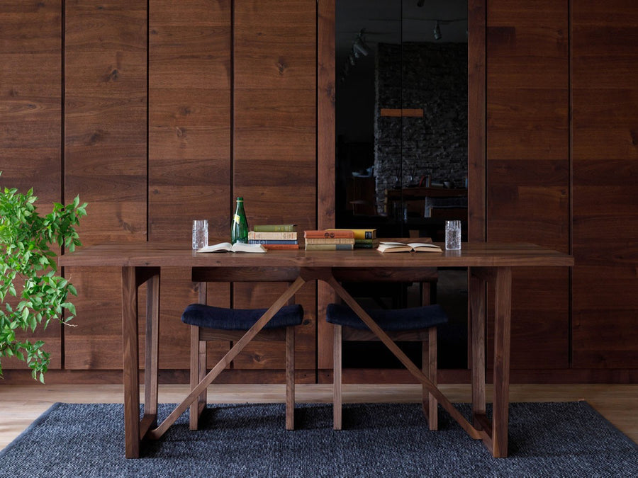 ELEVATO Dining Table