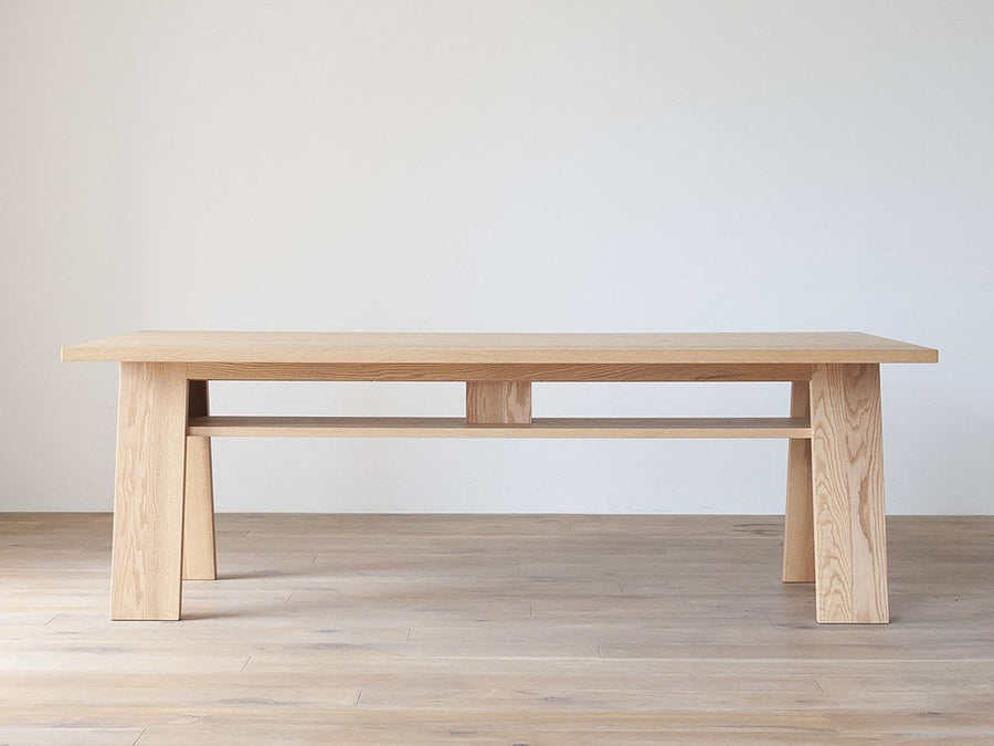 SOLIDO Dining Table