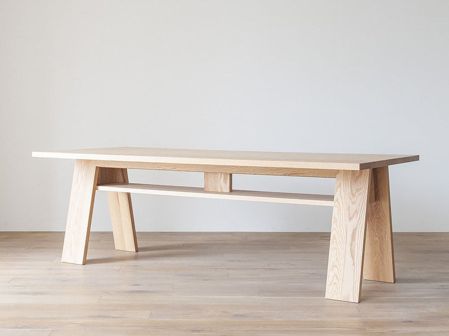 SOLIDO Dining Table