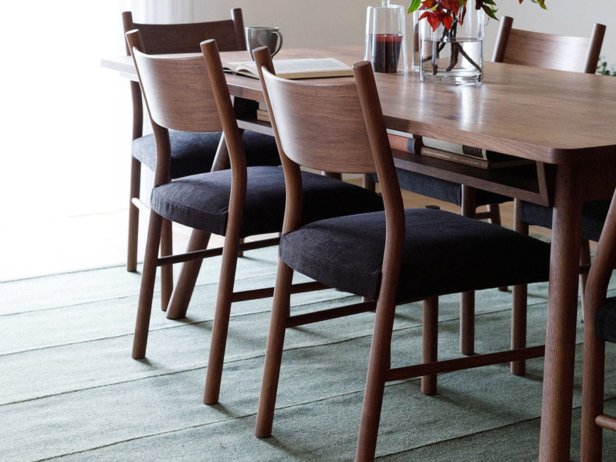 TIPO Dining Table