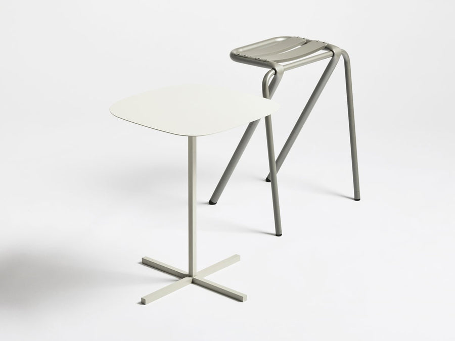 SOLID STEEL TABLE