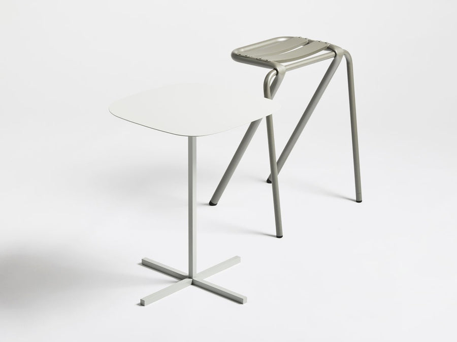 SOLID STEEL TABLE