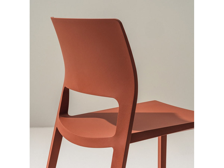 Juno 02 Chair