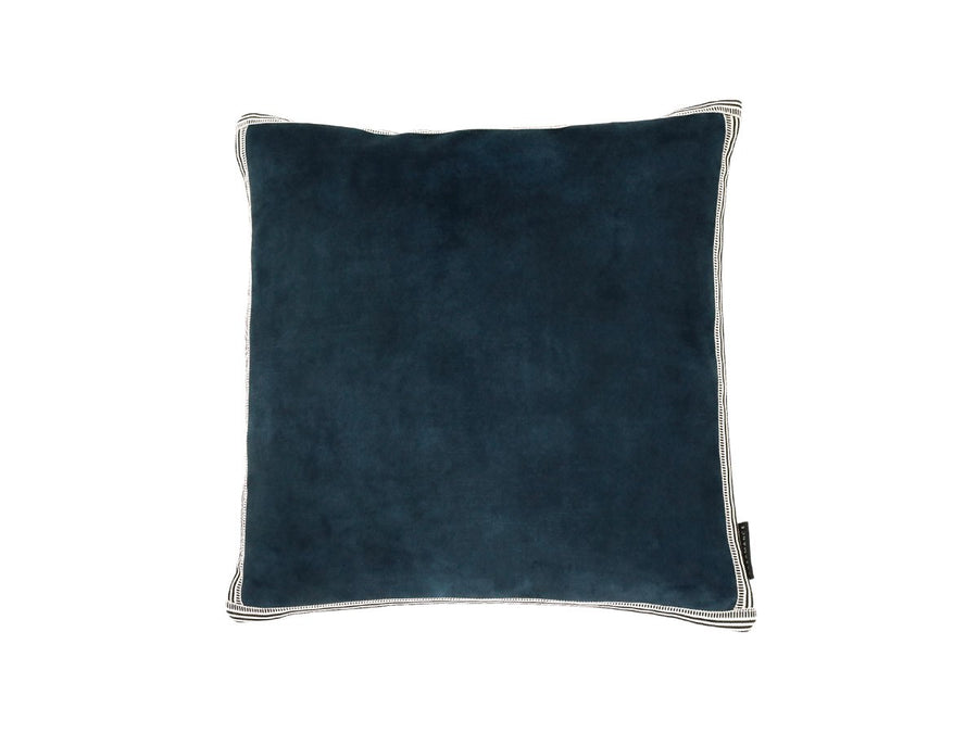 Manade Cushion