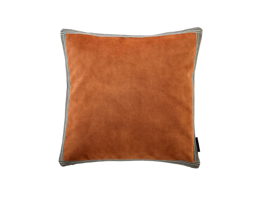 Manade Cushion