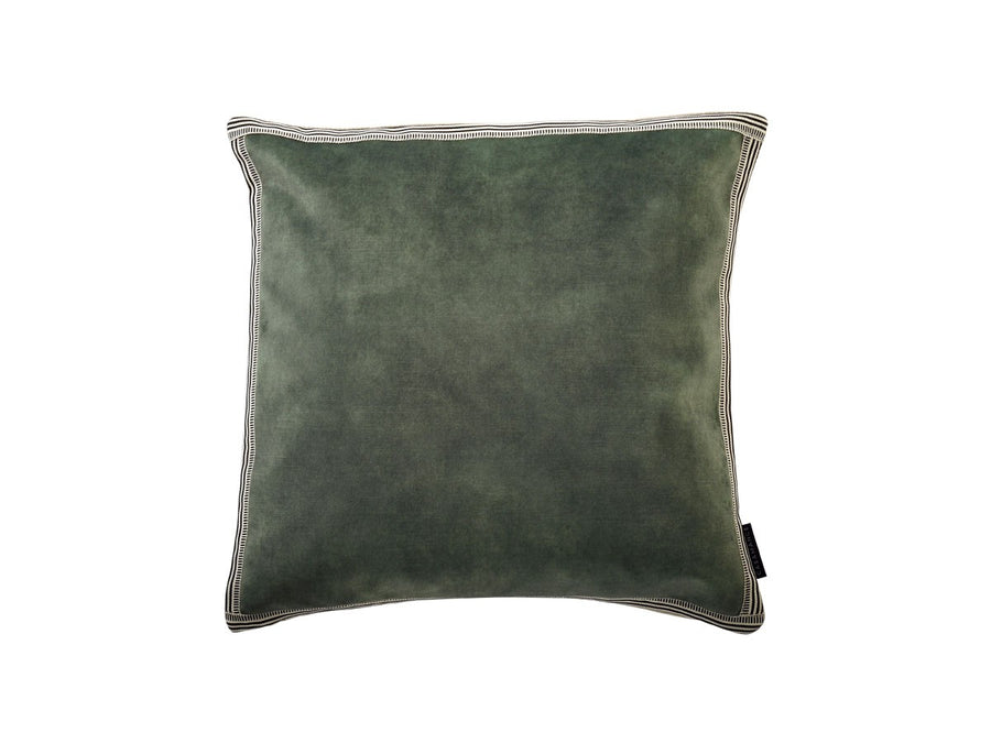 Manade Cushion