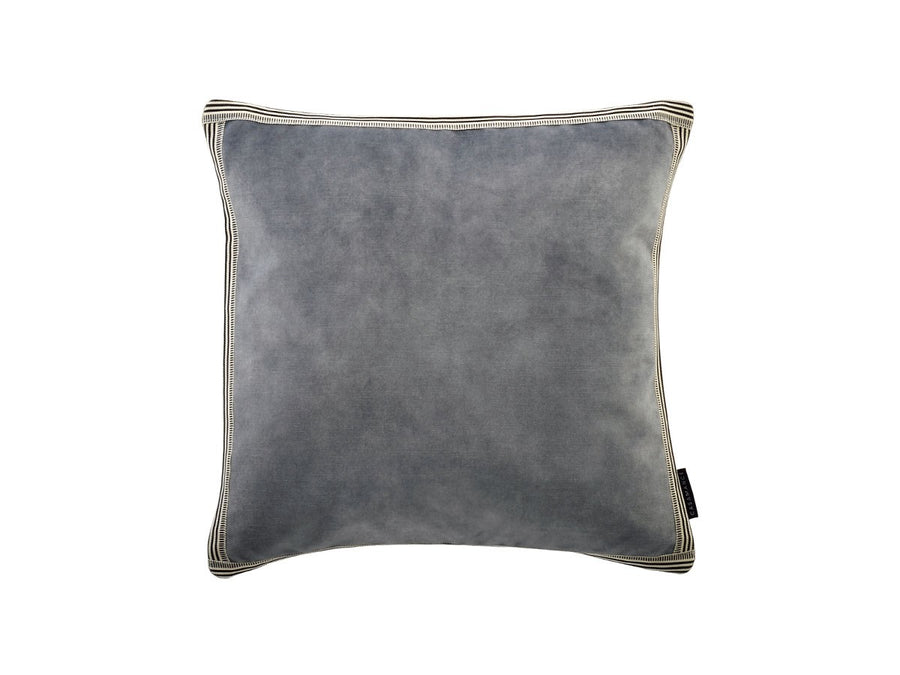 Manade Cushion