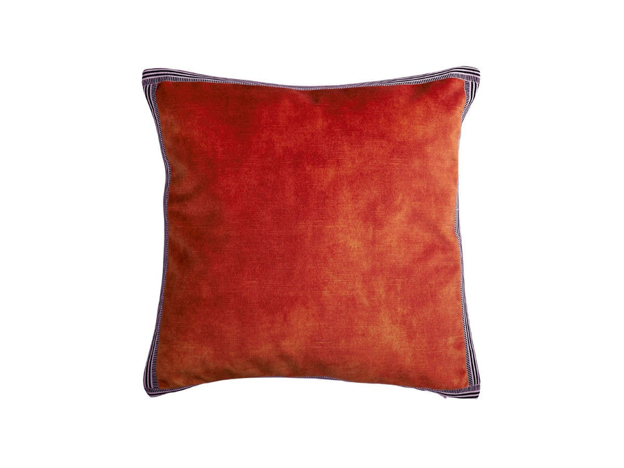 Manade Cushion