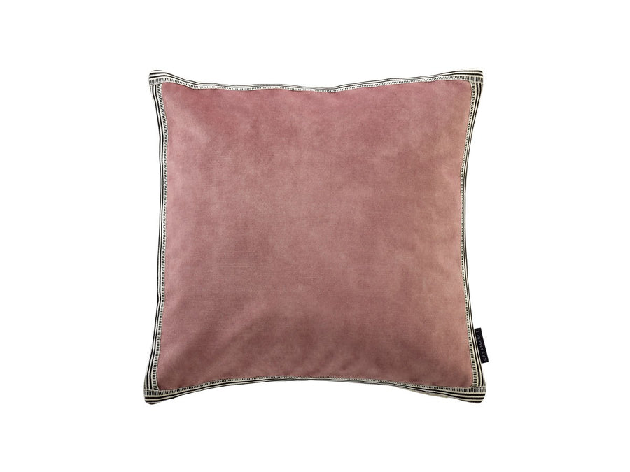 Manade Cushion