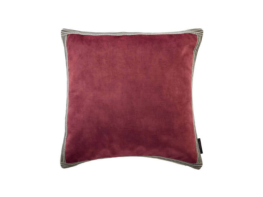 Manade Cushion