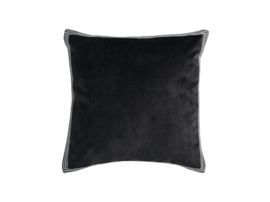 Manade Cushion