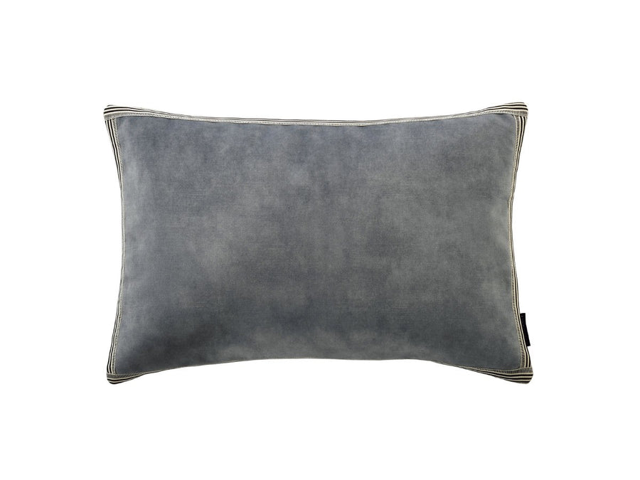 Manade Cushion