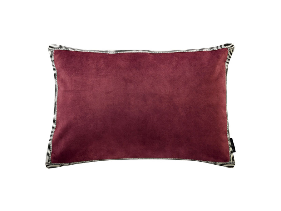 Manade Cushion