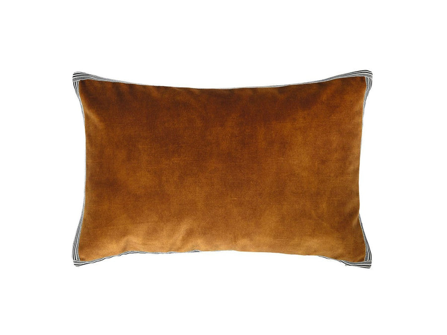 Manade Cushion