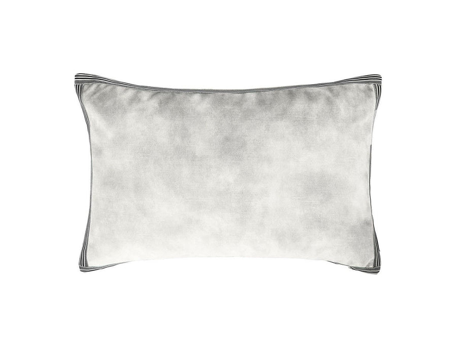 Manade Cushion