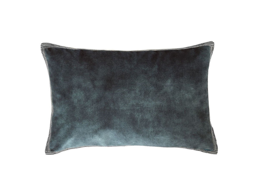 Manade Cushion