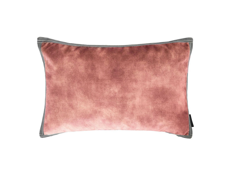 Manade Cushion