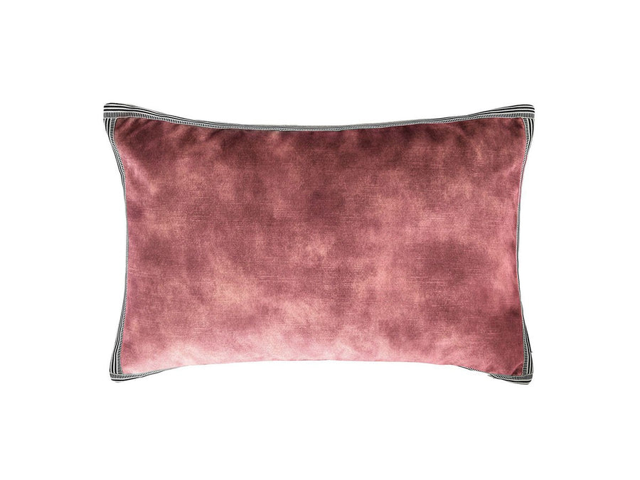 Manade Cushion