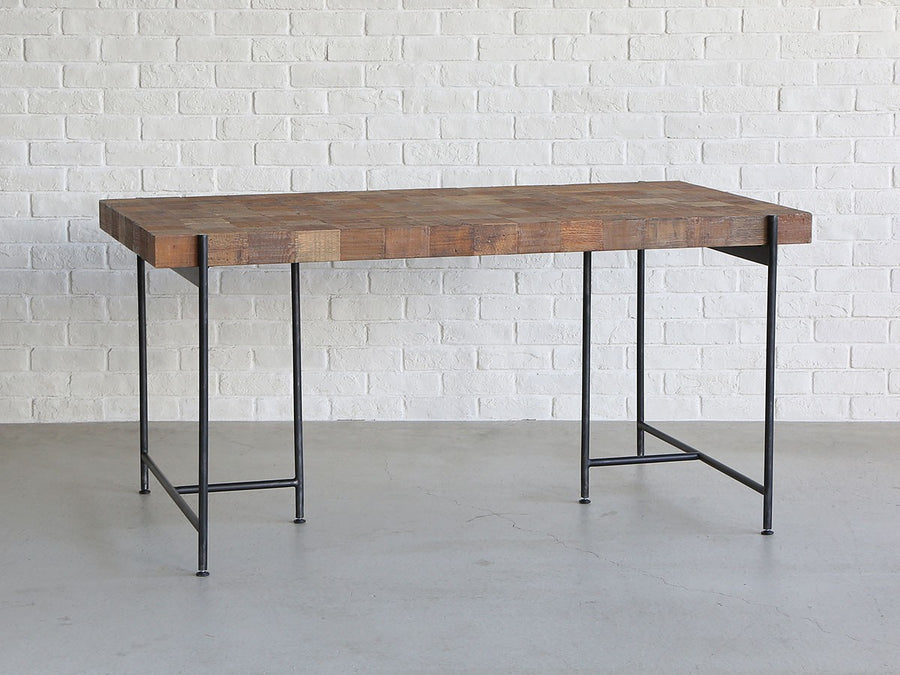 DARS DINING TABLE