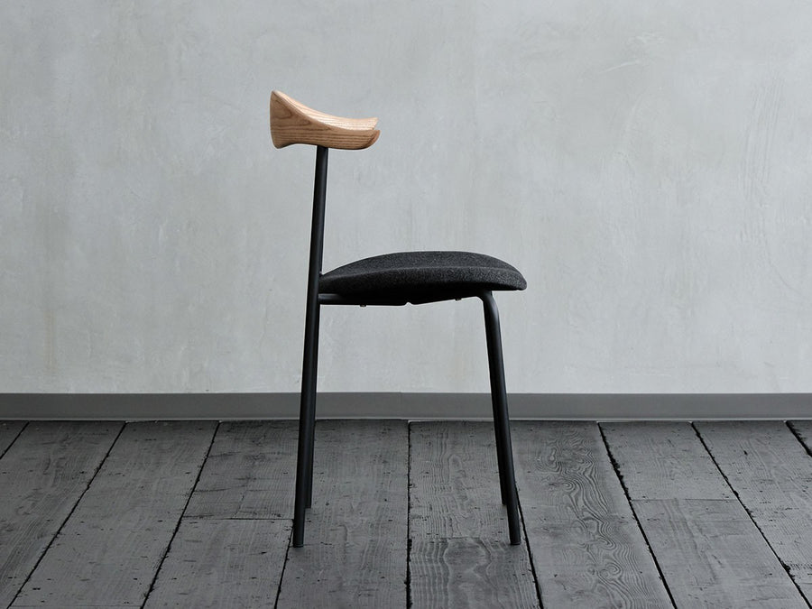 ATOM CHAIR