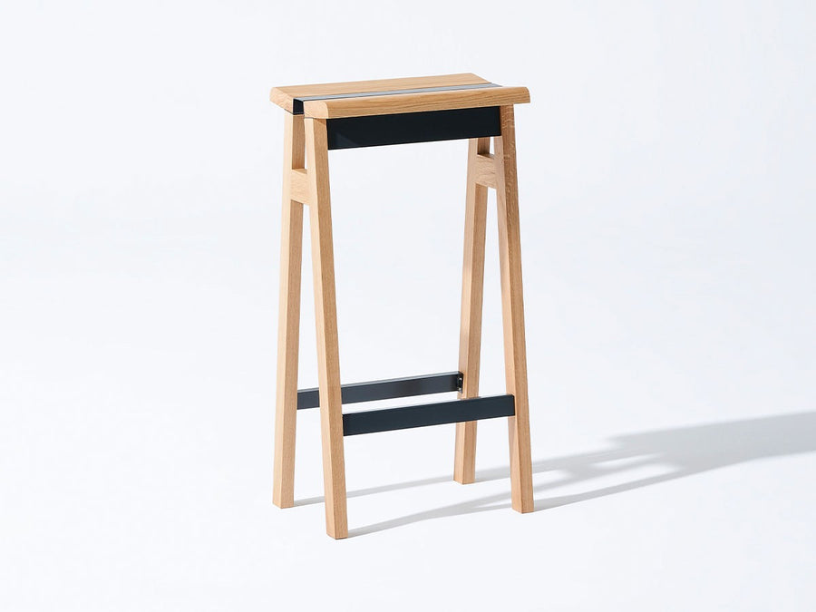 Hi.series hi-stool