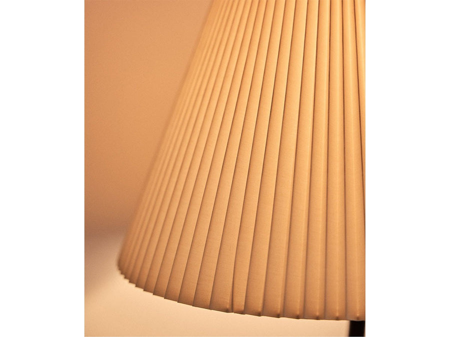 WAVY FLOOR LAMP